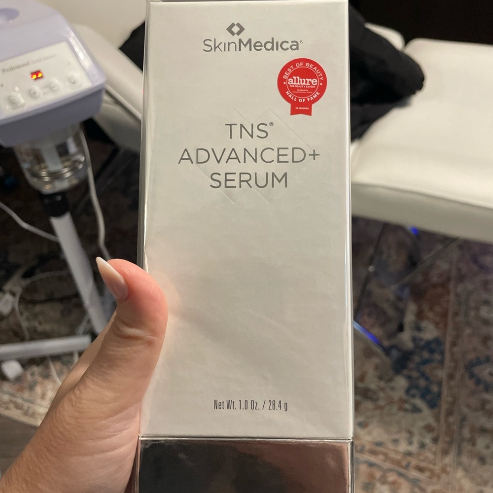 SkinMedica TNS Advanced+ Serum - White and Silver